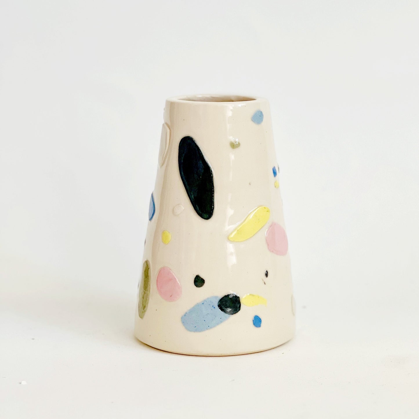 Handmade and Color-clay ceramic. 