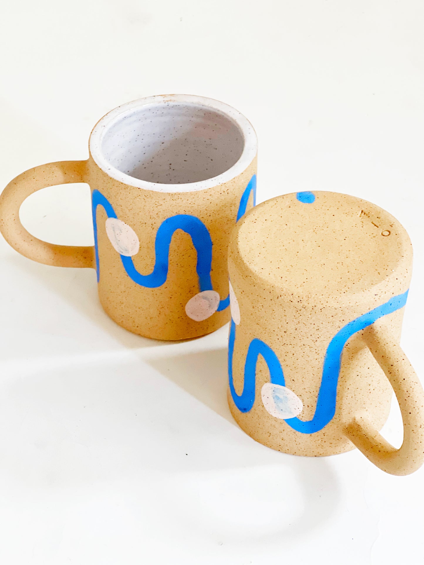 Large Wave Line Speckled Mug